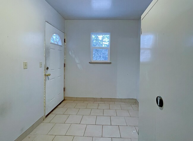 2239 Independence Cir E in North Pole, AK - Building Photo - Building Photo