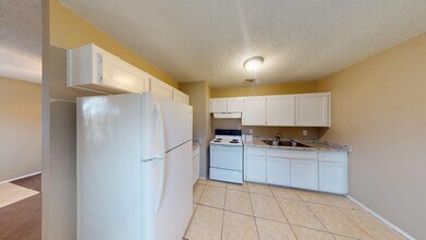 716 Northpoint Cir S in Jacksonville, FL - Building Photo - Building Photo