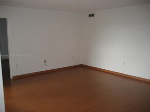 8850 SW 123rd Ct in Miami, FL - Building Photo - Building Photo