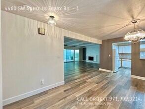 4460 SW Scholls Ferry Rd in Portland, OR - Building Photo - Building Photo