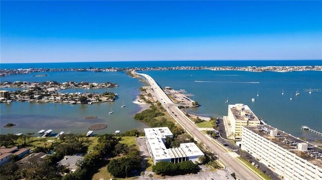55 Harbor View Ln in Belleair Bluffs, FL - Building Photo - Building Photo