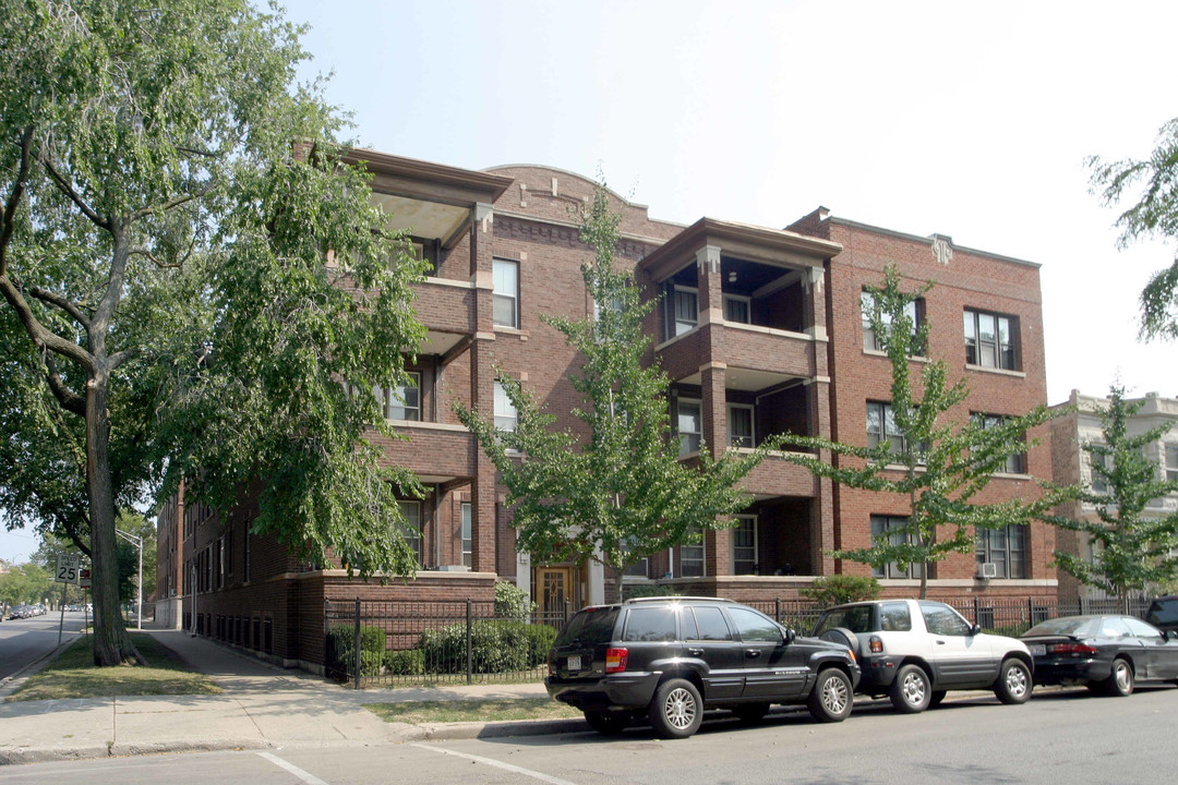 3765 N Lakewood Ave in Chicago, IL - Building Photo