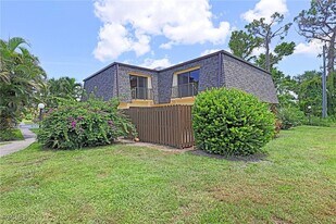 5580 Malt Dr in Ft. Myers, FL - Building Photo
