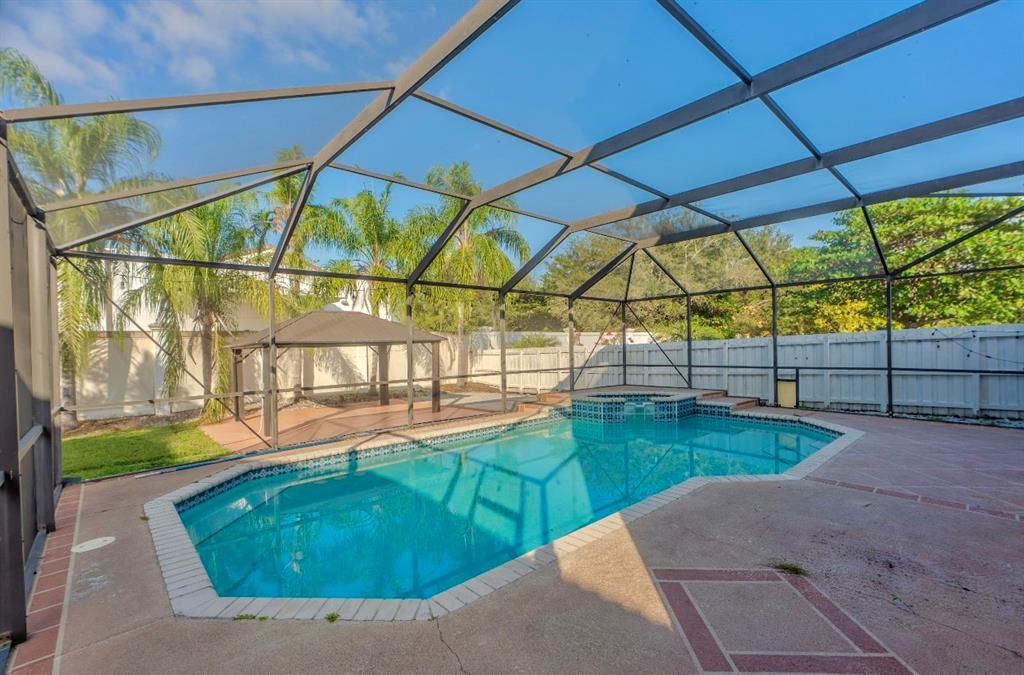 19431 SW 2nd St in Pembroke Pines, FL - Foto de edificio