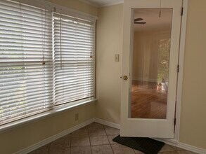 1608 Sauls St in Tallahassee, FL - Foto de edificio - Building Photo