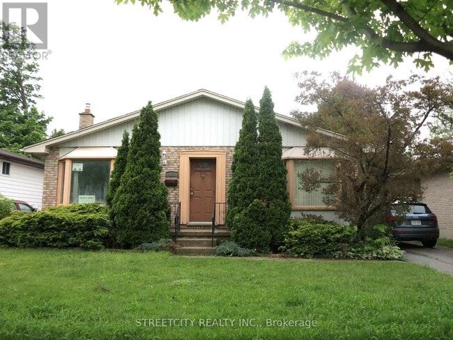 property at 452 Castlegrove Blvd