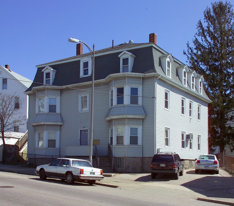 1266 S Main St in Fall River, MA - Building Photo