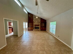 2711 Colony Dr in Sugar Land, TX - Building Photo - Building Photo