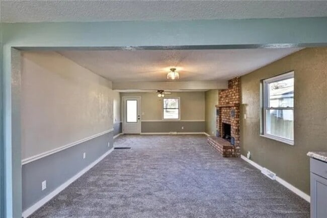 711 S Northern Blvd in Independence, MO - Foto de edificio - Building Photo