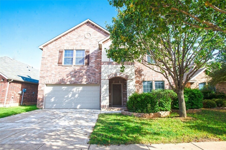 5105 Spyglass Ln in Denton, TX - Building Photo