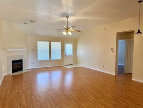 1214 28th Ave N in Texas City, TX - Building Photo - Building Photo