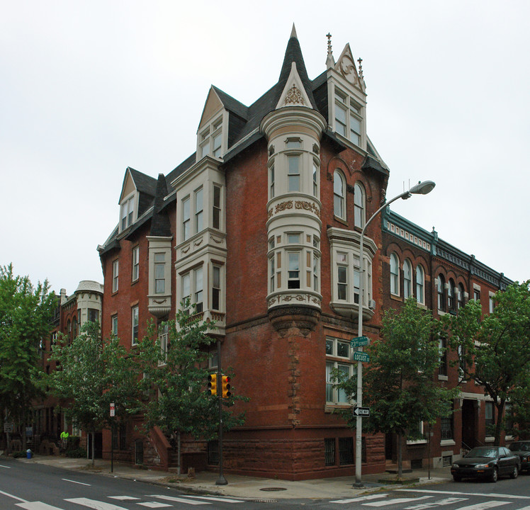 2300 Locust Street in Philadelphia, PA - Building Photo