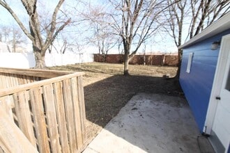 3929 64th St in Urbandale, IA - Building Photo - Building Photo