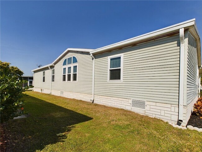 7660 Kyak Ct, Unit Apt P07 in Micco, FL - Building Photo - Building Photo