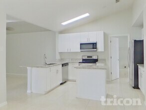 311 Ferrara Ct in Kissimmee, FL - Foto de edificio - Building Photo