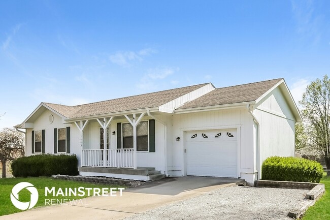 1408 Andrew St in Pleasant Hill, MO - Foto de edificio - Building Photo