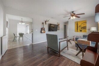 2523 Lake Ellen Cir in Tampa, FL - Building Photo - Building Photo