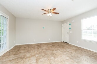 117 Lyndhurst Dr in La Vergne, TN - Building Photo - Building Photo