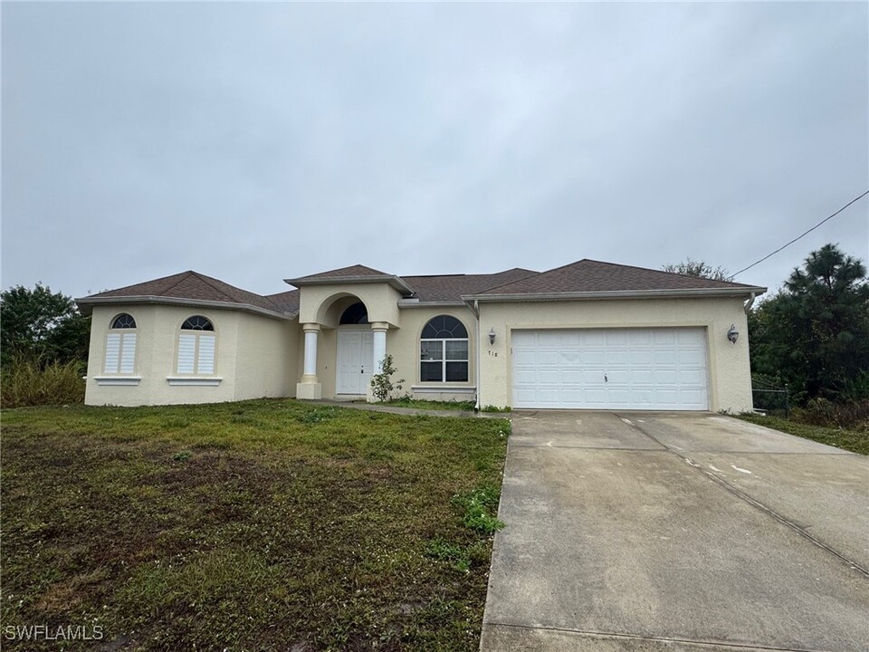 718 Jaguar Blvd in Lehigh Acres, FL - Building Photo