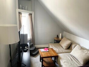 2824 N Ridgeway Ave, Unit 3 in Chicago, IL - Building Photo - Building Photo