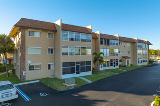 Riverview Condominiums in Melbourne, FL - Building Photo - Building Photo