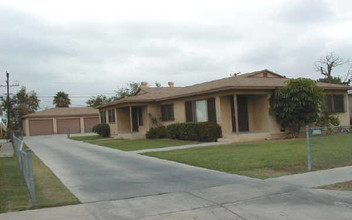 836-838 N Acacia St in Inglewood, CA - Building Photo - Building Photo