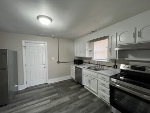 5060 Rawlings Rd in Nashville, TN - Building Photo - Building Photo