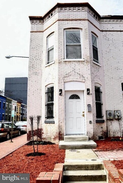 916 3rd St NE in Washington, DC - Building Photo