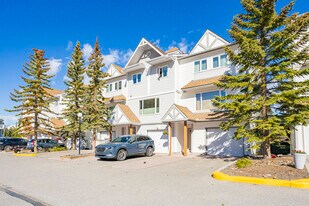 308 Hoodoo Cres in Canmore, AB - Building Photo
