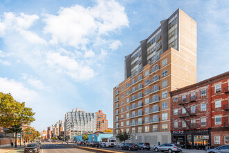 302 2nd St in Brooklyn, NY - Foto de edificio - Building Photo