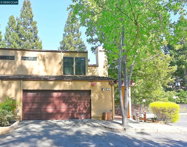 3279 Mt Diablo Ct in Lafayette, CA - Building Photo - Building Photo