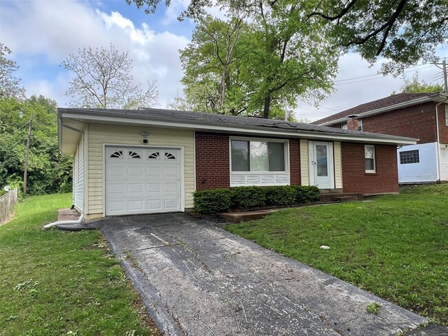 property at 6911 Pine Ridge Dr
