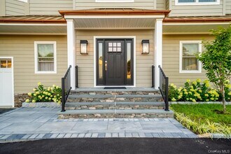 60 Ramble Ln in Levittown, NY - Building Photo - Building Photo