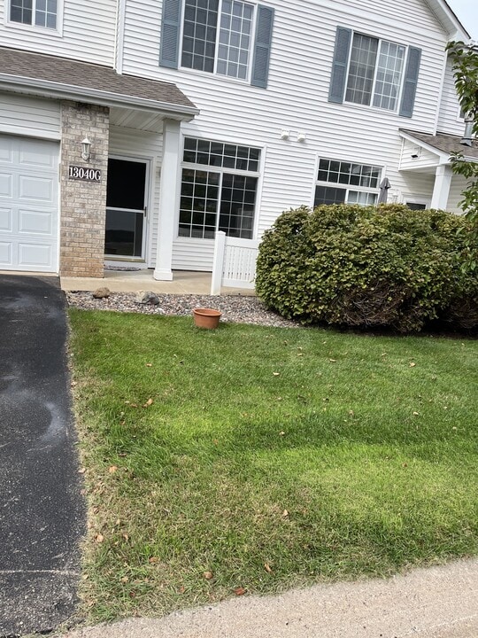 13040 Europa Trail Way N in Hugo, MN - Building Photo