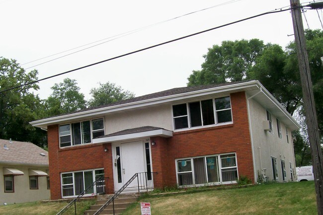 606 20th Ave NE in Minneapolis, MN - Building Photo - Building Photo
