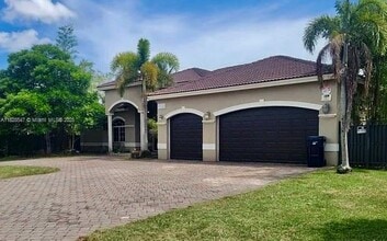 13196 SW 190th St in Miami, FL - Building Photo - Building Photo