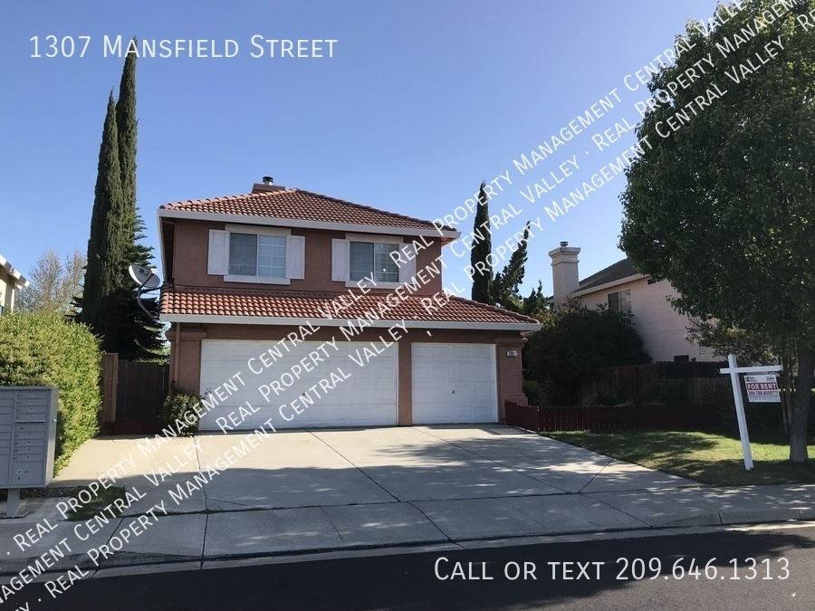 1307 Mansfield St in Tracy, CA - Building Photo