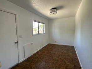 714A Pleasant St in Roseville, CA - Building Photo - Building Photo