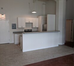 5850 Centre Ave in Pittsburgh, PA - Foto de edificio - Building Photo