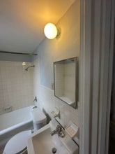 8302 Lake Ave in Cleveland, OH - Foto de edificio - Building Photo