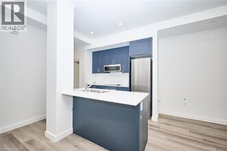 461 Green Rd in Hamilton, ON - Building Photo - Building Photo