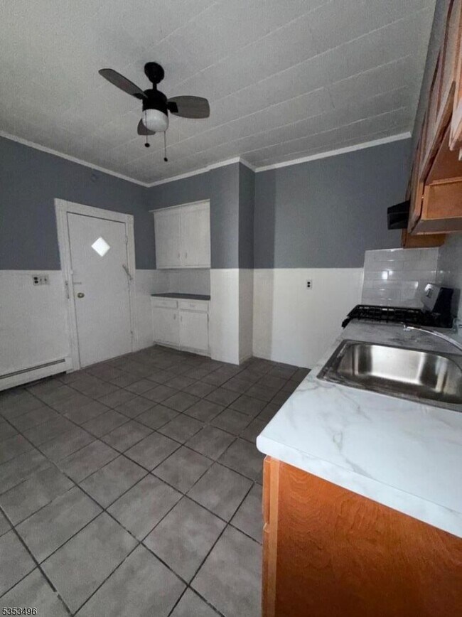 143 Ripley Pl in Elizabethport, NJ - Building Photo - Building Photo