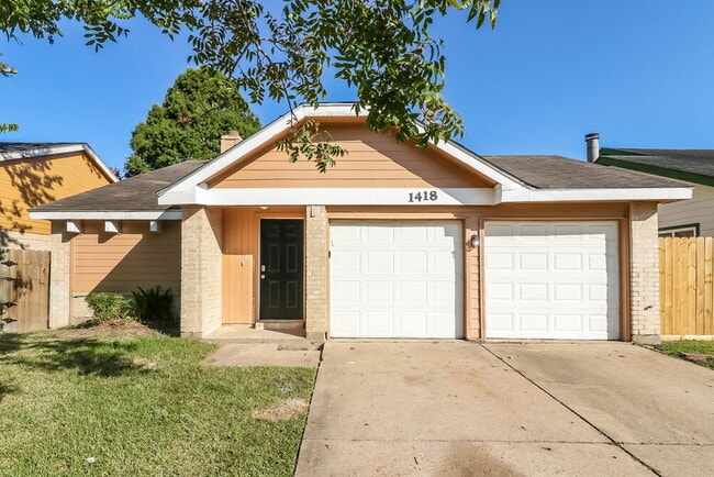 property at 1418 Hunters Park Dr