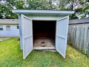11925 Bridgevale Ave in St. Louis, MO - Building Photo - Building Photo