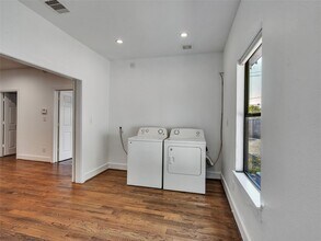 4730 Bell St in Houston, TX - Building Photo - Building Photo