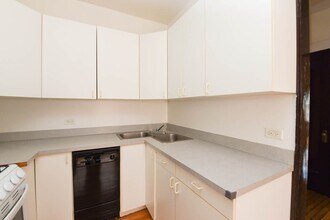 821 W Waveland in Chicago, IL - Foto de edificio - Building Photo