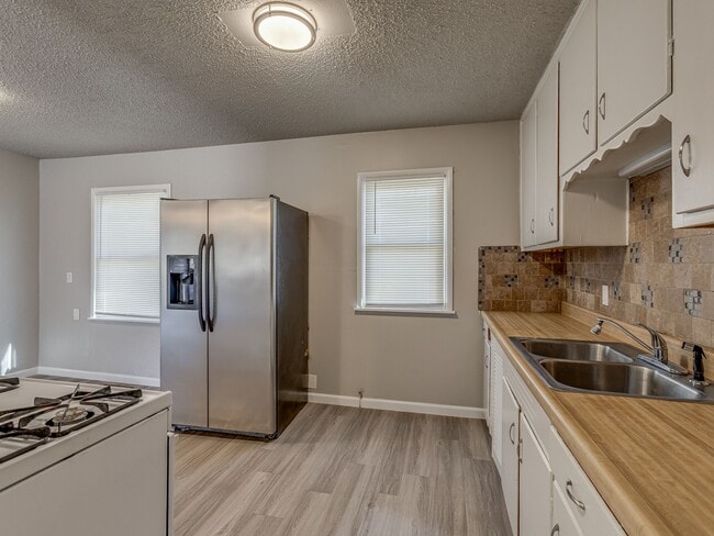 1700 Hanna Dr in Del City, OK - Building Photo - Building Photo