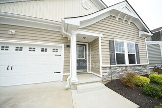 126 Peck Ln in Suffolk, VA - Foto de edificio - Building Photo