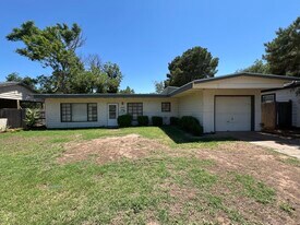 3707 26th St in Lubbock, TX - Building Photo