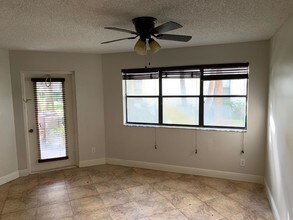 550 S Park Rd, Unit 8-13 in Hollywood, FL - Foto de edificio - Building Photo